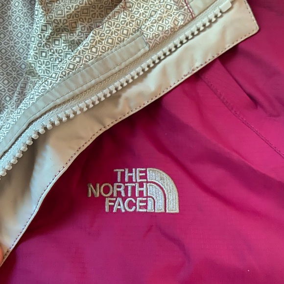 North Face Windbreaker - Picture 3 of 6
